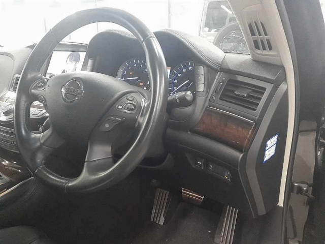 NISSAN FUGA 2011