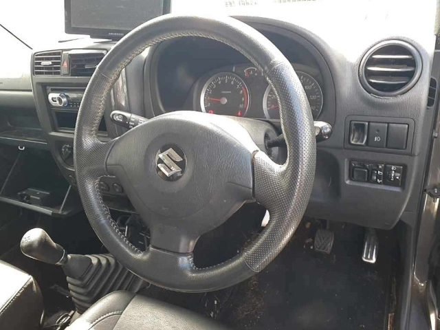 SUZUKI JIMNY 2011