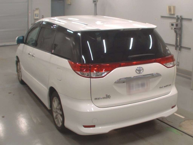 TOYOTA ESTIMA 2010