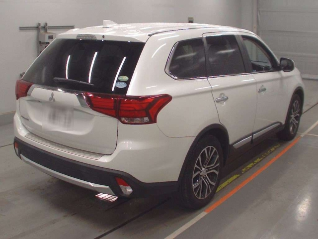 MITSUBISHI OUTLANDER 2018
