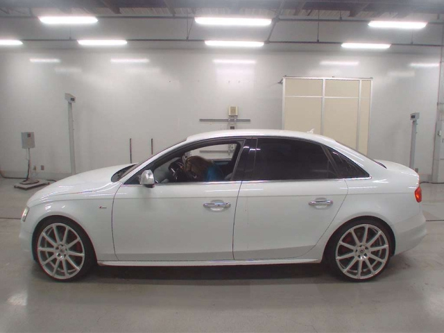 AUDI A4 2015