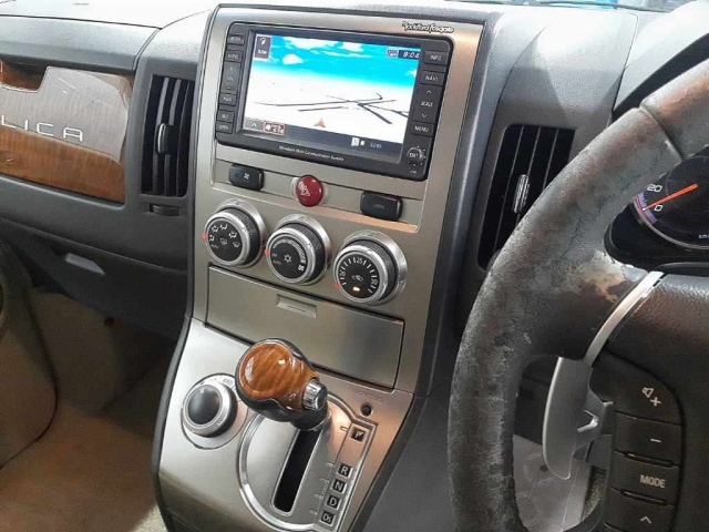 MITSUBISHI DELICA D5 2009