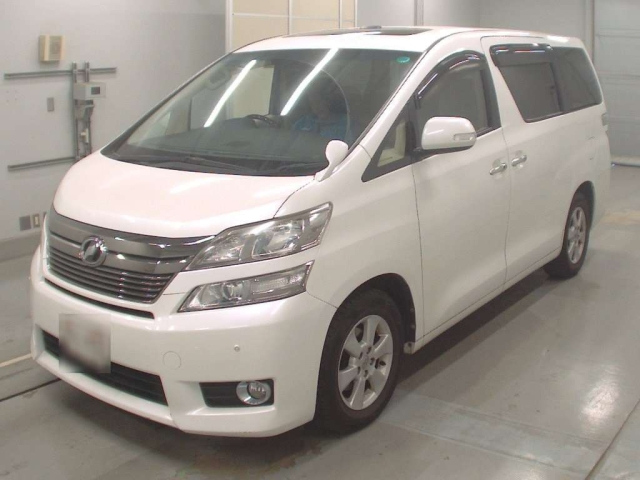 TOYOTA VELLFIRE 2013