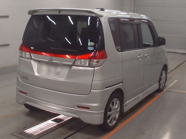 MITSUBISHI DELICA D2 2013