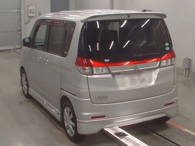 MITSUBISHI DELICA D2 2013