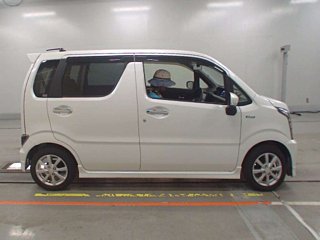 SUZUKI WAGON R 2018