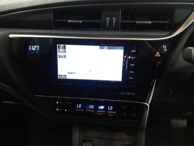 TOYOTA AURIS 2016