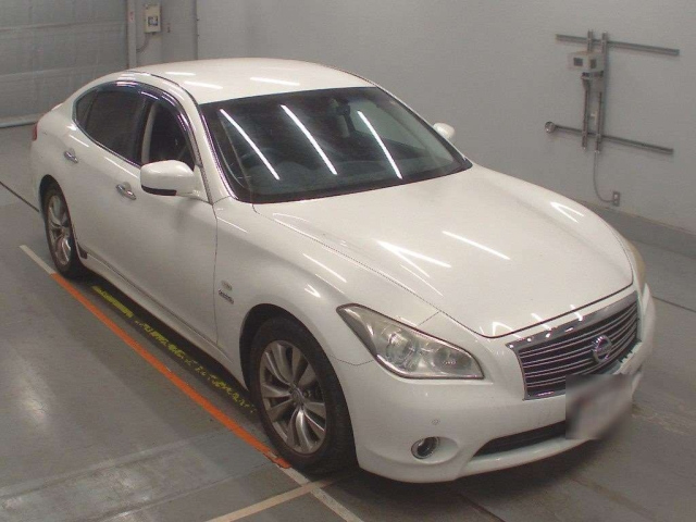 NISSAN FUGA 2011