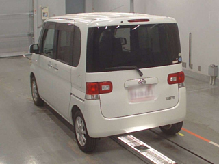 DAIHATSU TANTO 2010