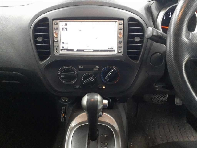 NISSAN JUKE 2010