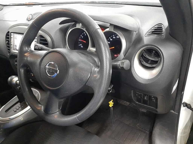 NISSAN JUKE 2010