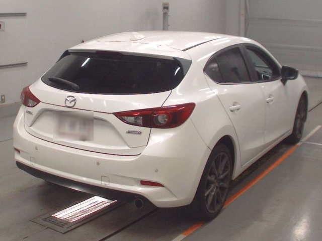 MAZDA AXELA 2016