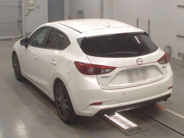 MAZDA AXELA 2016