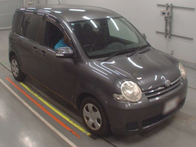 TOYOTA SIENTA 2011