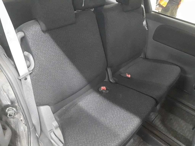 TOYOTA SIENTA 2011