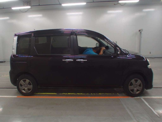 TOYOTA SIENTA 2012