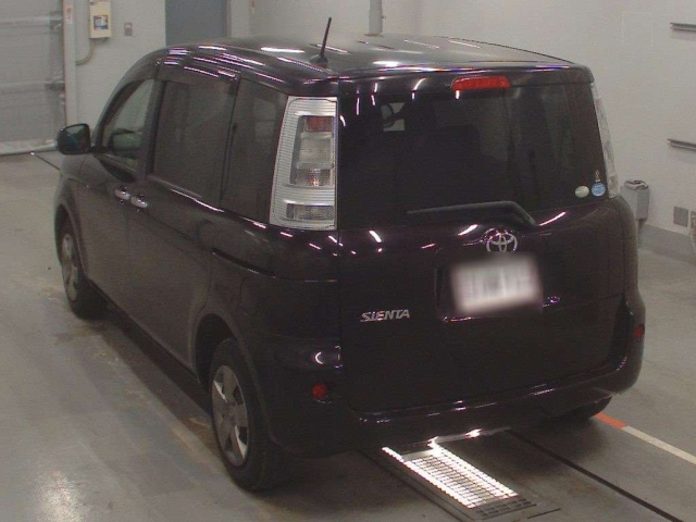 TOYOTA SIENTA 2012