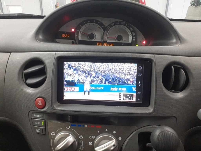 TOYOTA SIENTA 2012