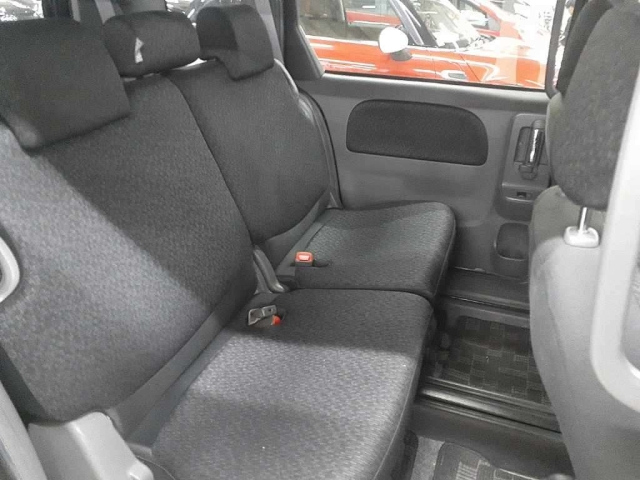 TOYOTA SIENTA 2012