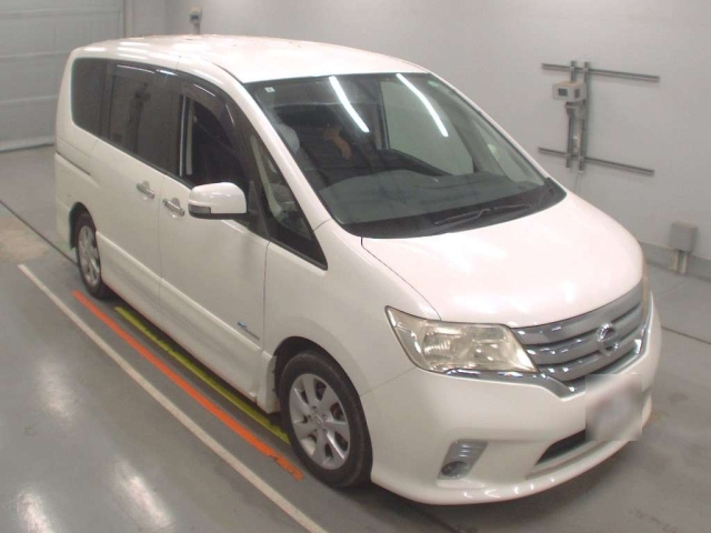 NISSAN SERENA 2013