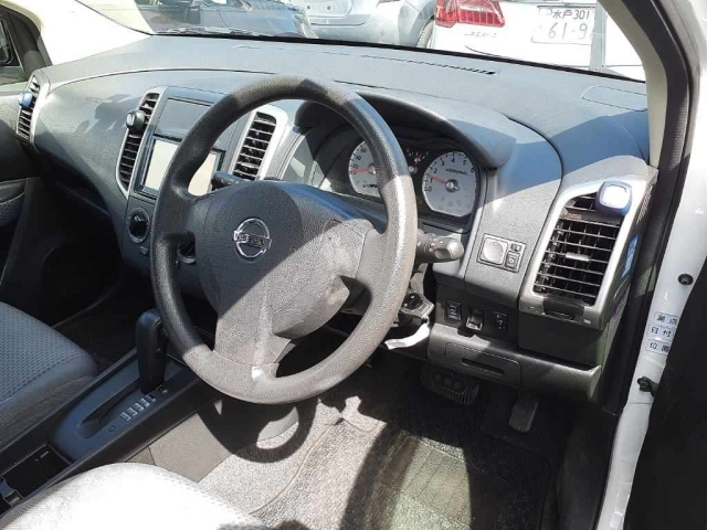 NISSAN WINGROAD 2013