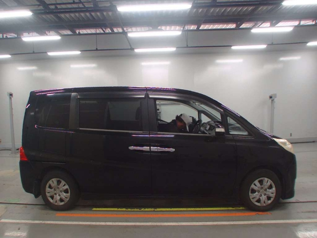 HONDA STEP WAGON 2009