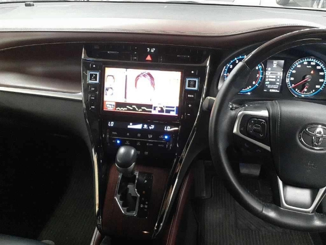 TOYOTA HARRIER 2014