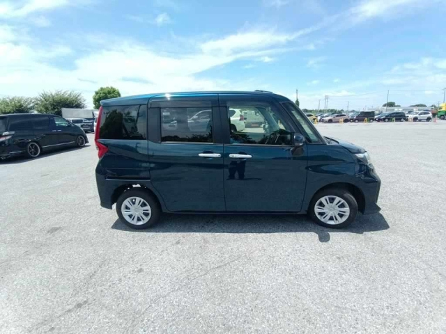 TOYOTA ROOMY 2023