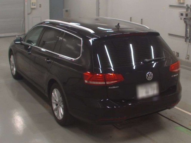 VOLKSWAGEN PASSAT VARIANT 2016