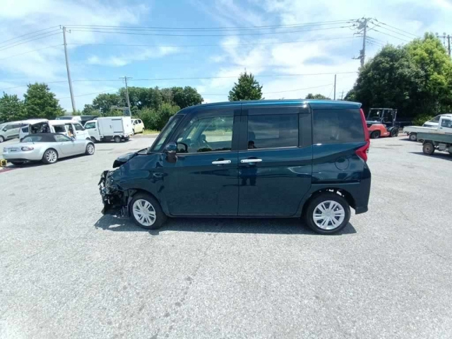 TOYOTA ROOMY 2023