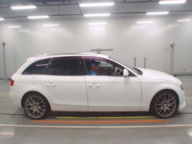 AUDI A4 2008