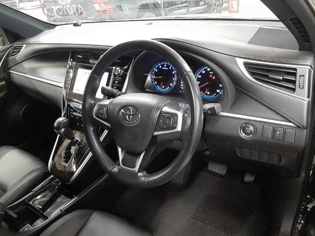 TOYOTA HARRIER 2014
