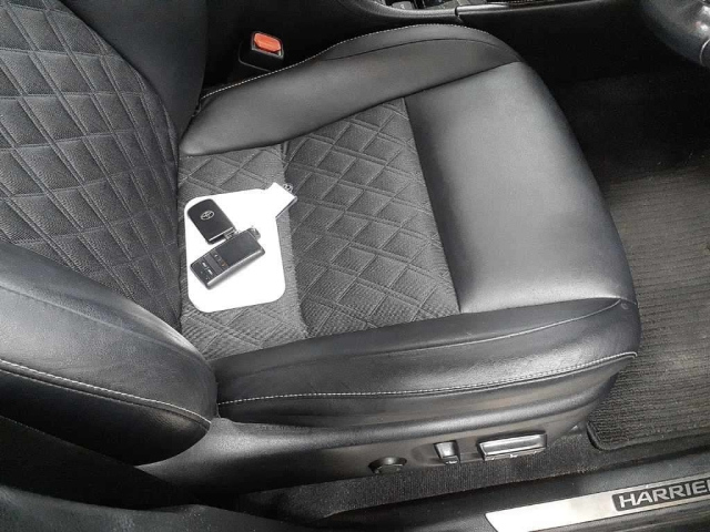 TOYOTA HARRIER 2014