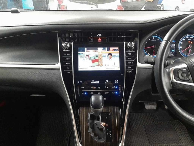 TOYOTA HARRIER 2014