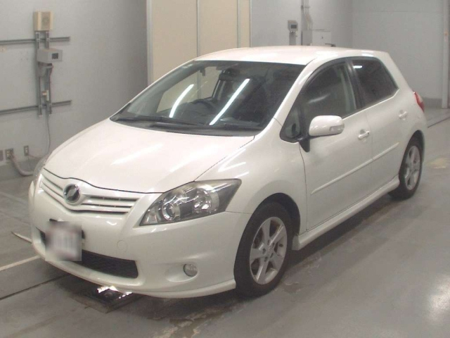TOYOTA AURIS 2010