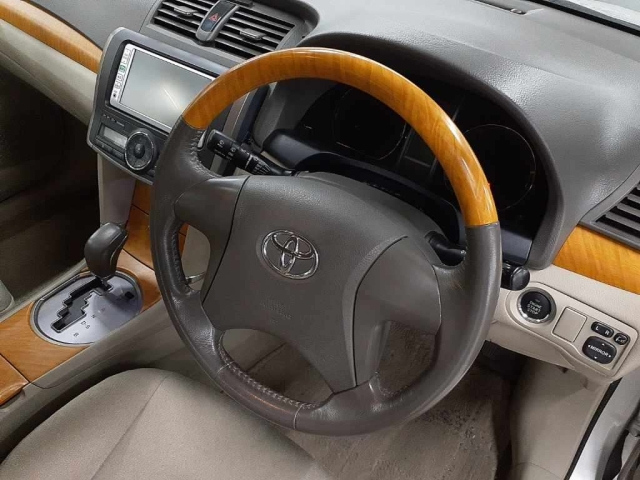 TOYOTA PREMIO 2009