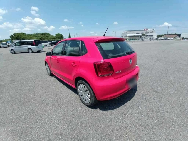 VOLKSWAGEN POLO 2010