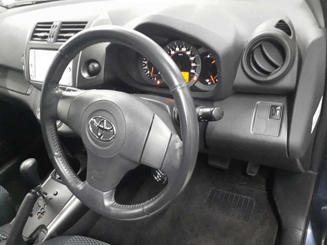 TOYOTA RAV4 2010