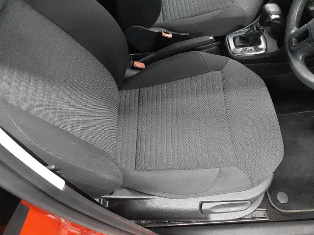 VOLKSWAGEN POLO 2010
