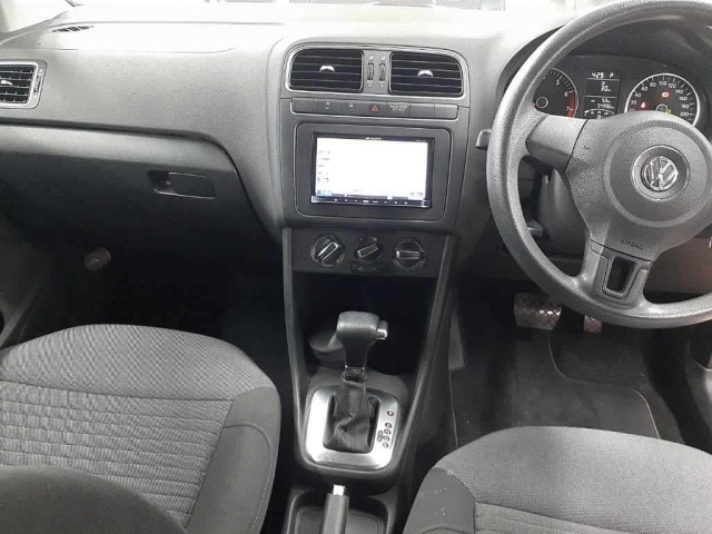 VOLKSWAGEN POLO 2010