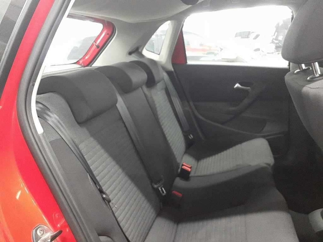 VOLKSWAGEN POLO 2010