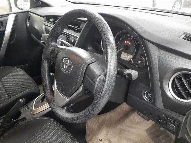 TOYOTA AURIS 2014