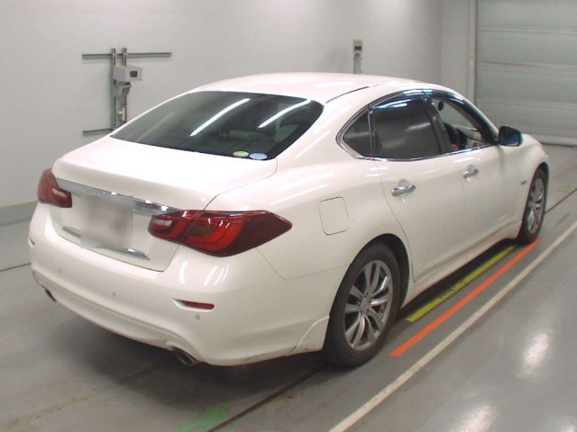 NISSAN FUGA 2015