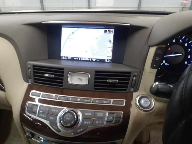 NISSAN FUGA 2015