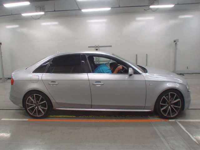 AUDI A4 2015