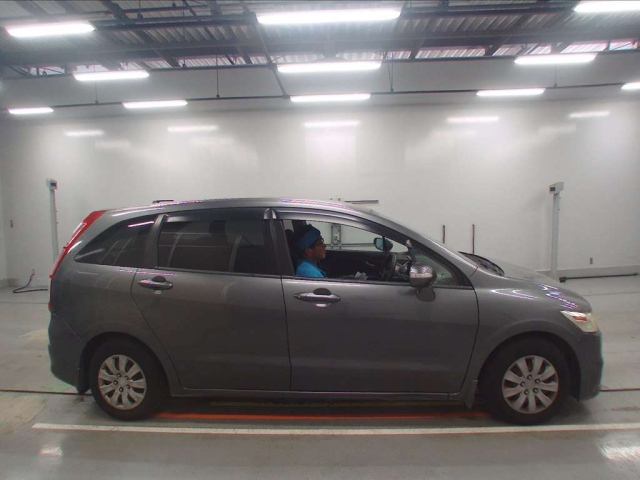HONDA STREAM 2010