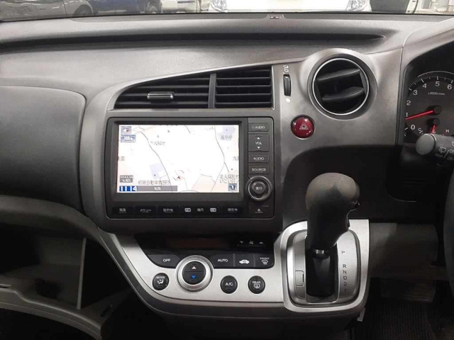 HONDA STREAM 2010