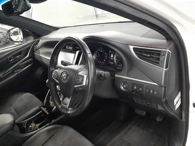 TOYOTA HARRIER 2018