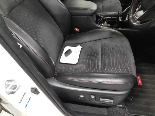 TOYOTA HARRIER 2018