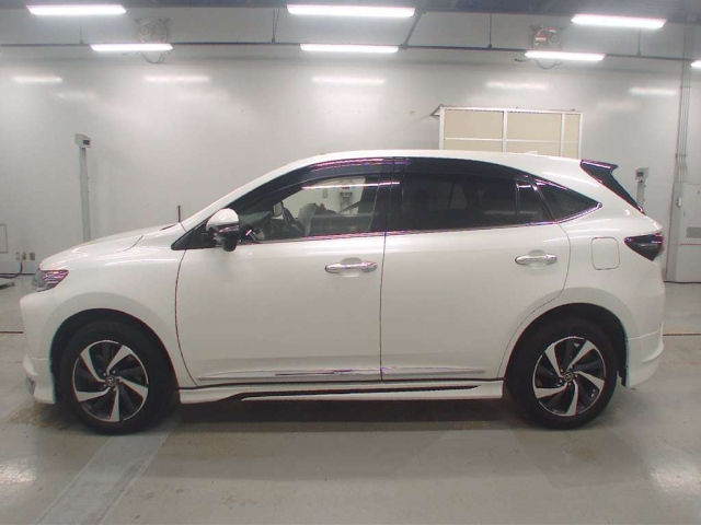 TOYOTA HARRIER 2018